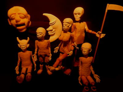 Marionnettes, mousse, bois, modelage, sculpture et petite mécanique